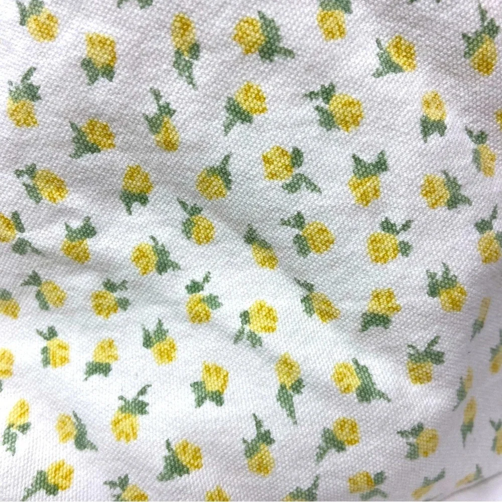 Waverly Garden Room Table Linen Yellow Flowers Lot of 4 (17 x17”)